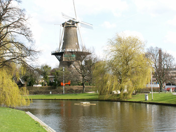 Link to Allison Doherty's The Netherlands 2010 travel essay and photos page